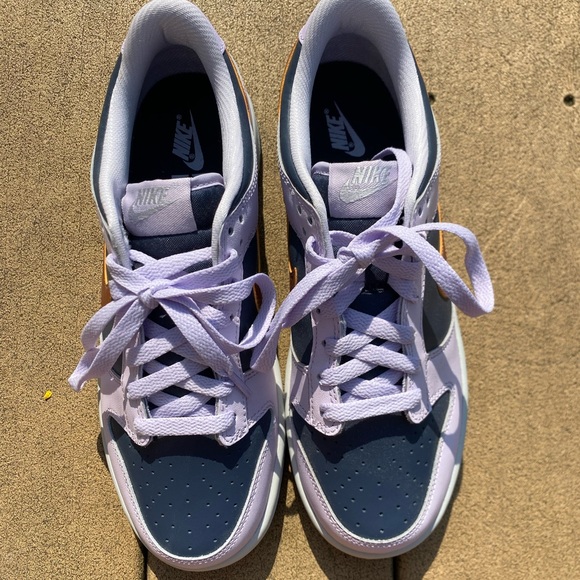 New Nike low dunks never worn, Size - Men’s 6.5 Women’s 8 - Picture 2 of 6